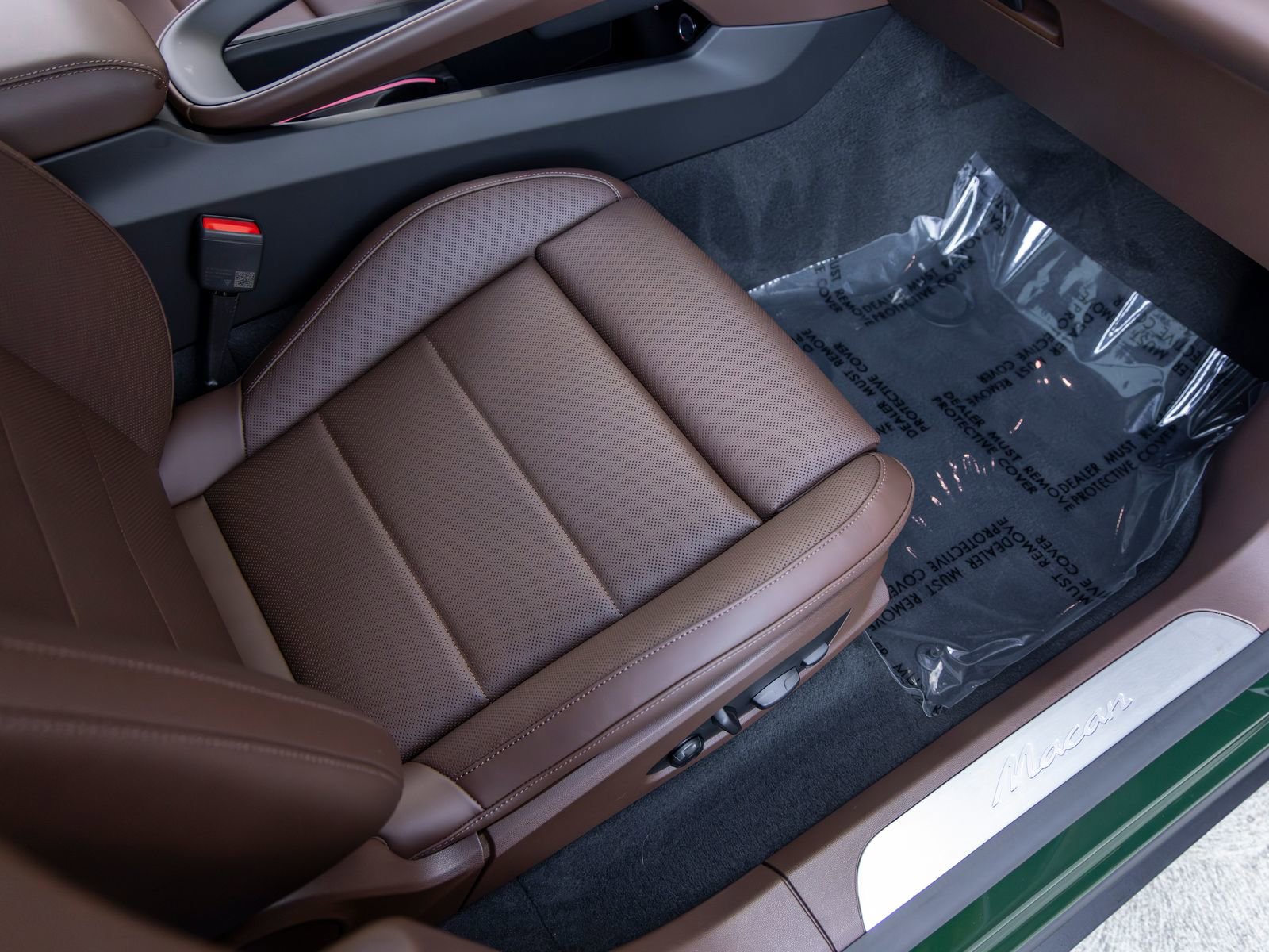 Certified 2026 Porsche Macan Electric RWD image 53