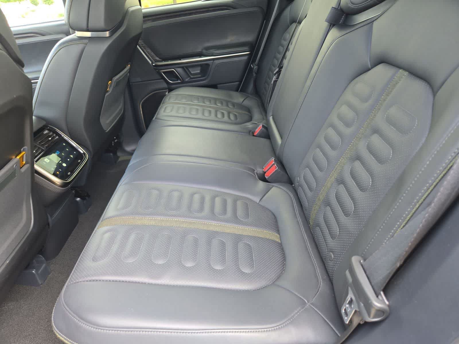 Used 2022 Rivian R1T Adventure AWD/4WD image 17