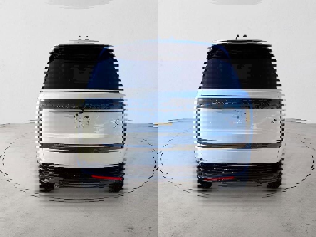 New 2026 Land Rover Range Rover SV image 4