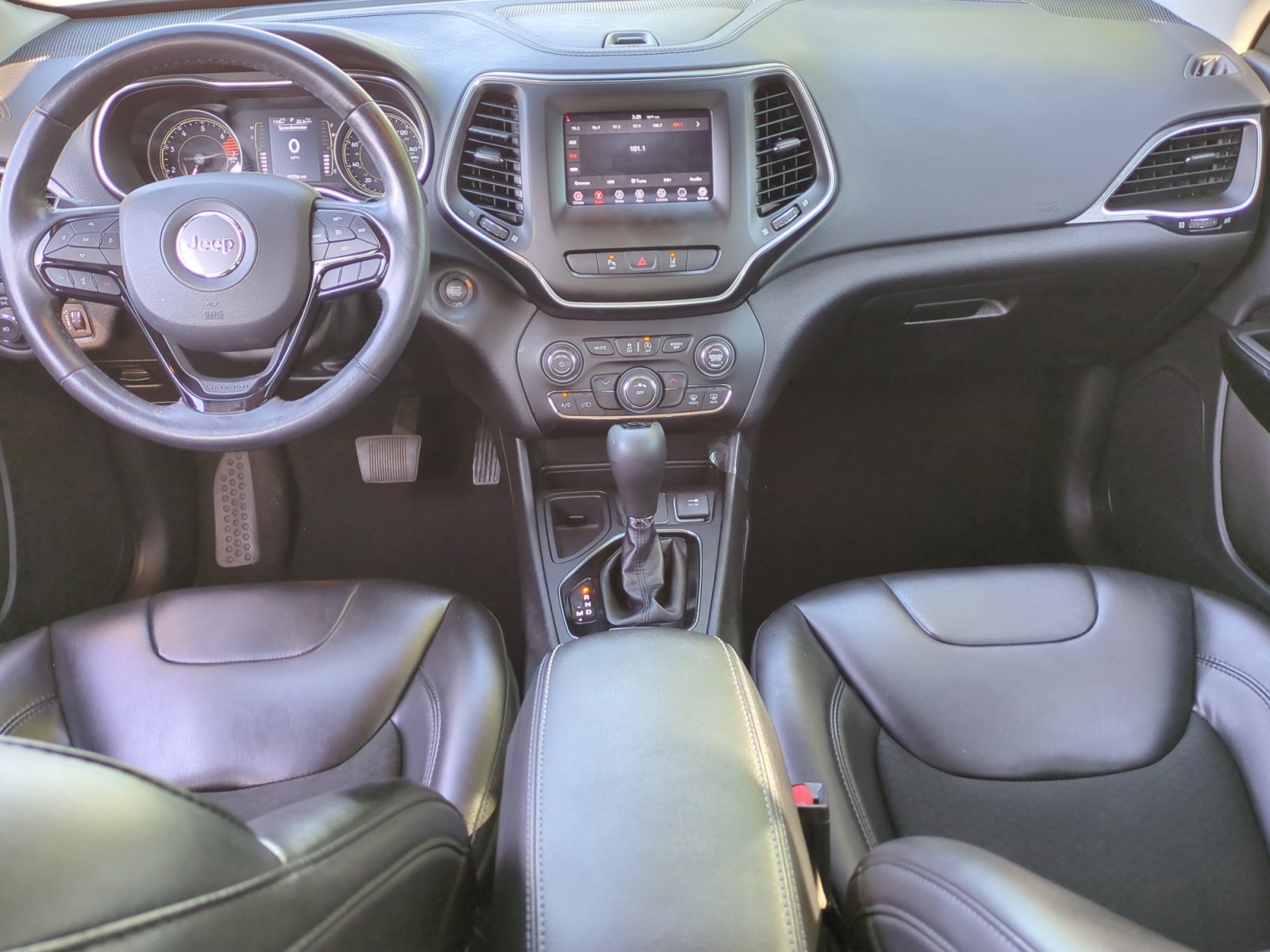 Used 2021 Jeep Cherokee Latitude Plus image 20