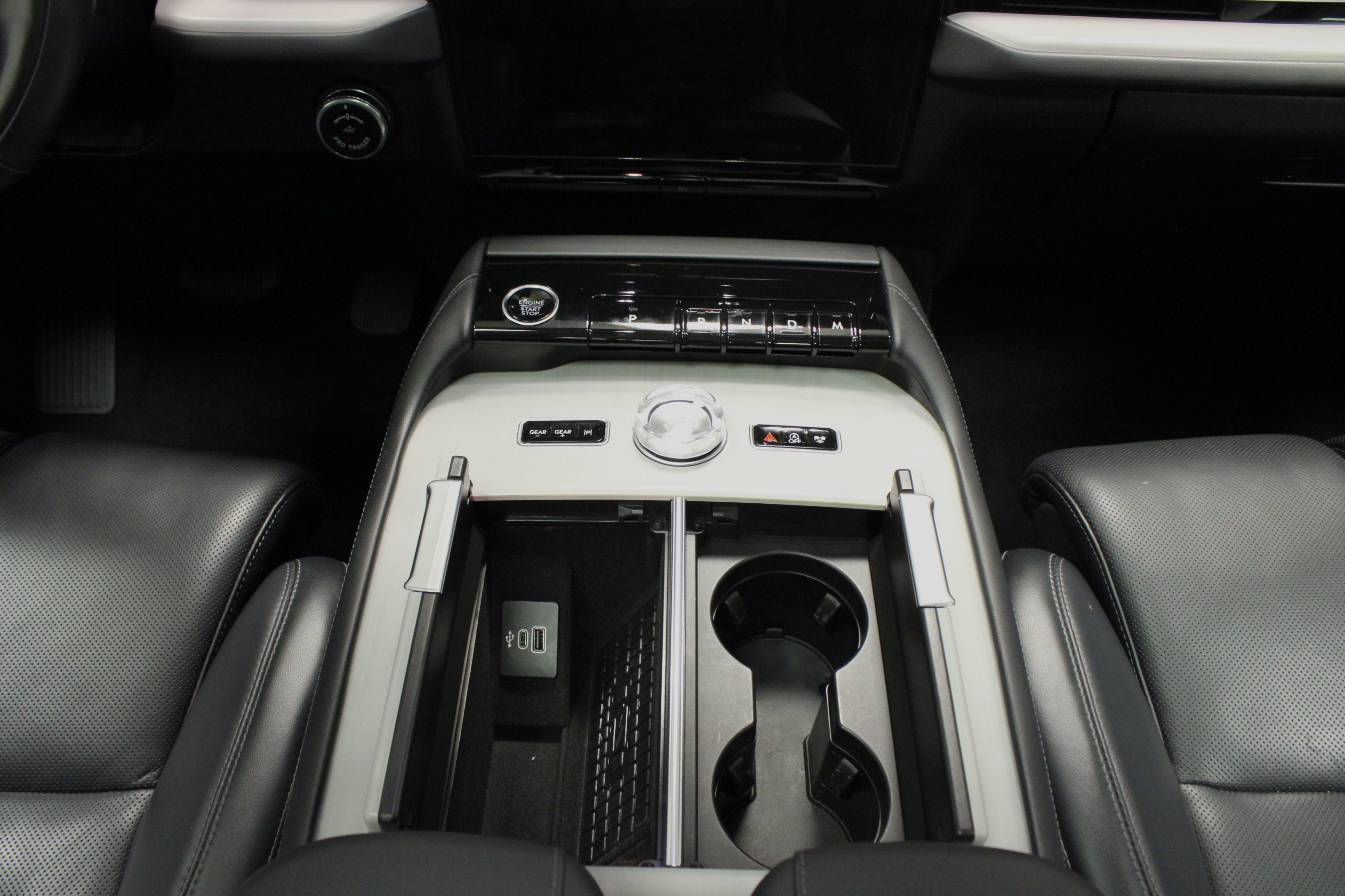 Used 2025 Lincoln Navigator Reserve image 25