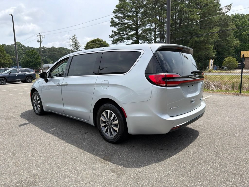 Used 2024 Chrysler Pacifica Limited FWD image 7
