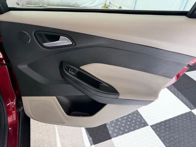 Used 2015 Ford Focus Electric Hatchback image 25