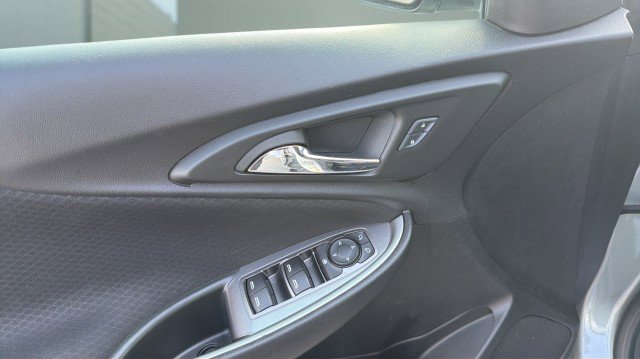 Used 2024 Chevrolet Malibu LT image 20