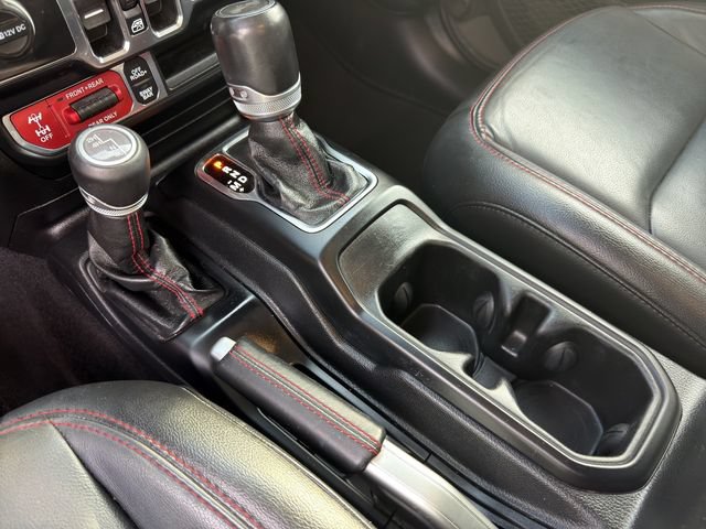 Used 2021 Jeep Wrangler Unlimited Rubicon w/ Cold Weather Group AWD/4WD image 19