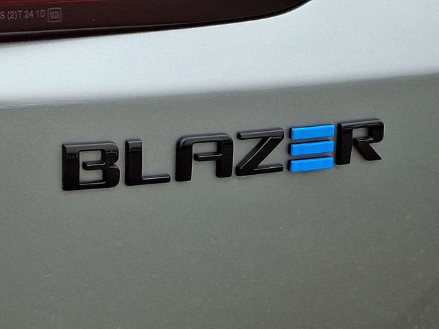 Used 2025 Chevrolet Blazer EV RS AWD/4WD image 34