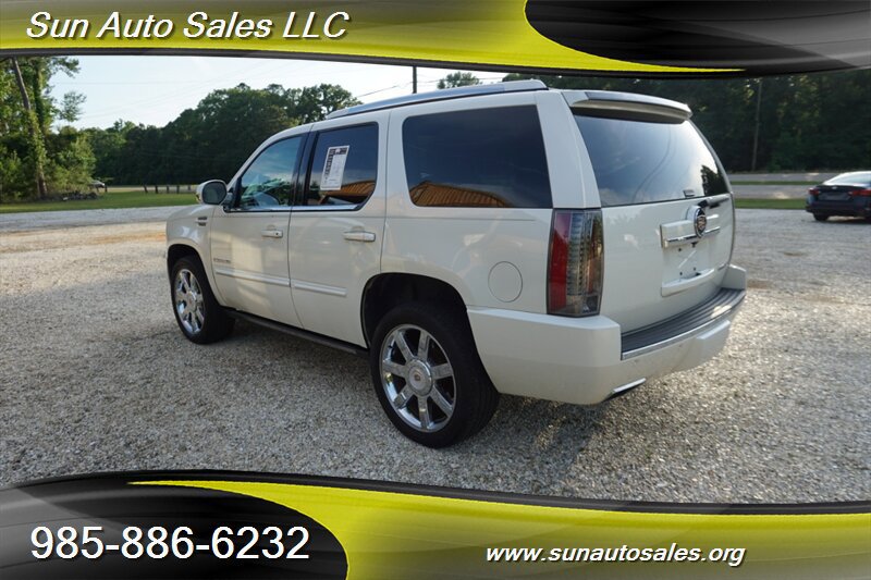 Used 2014 Cadillac Escalade Premium RWD image 41