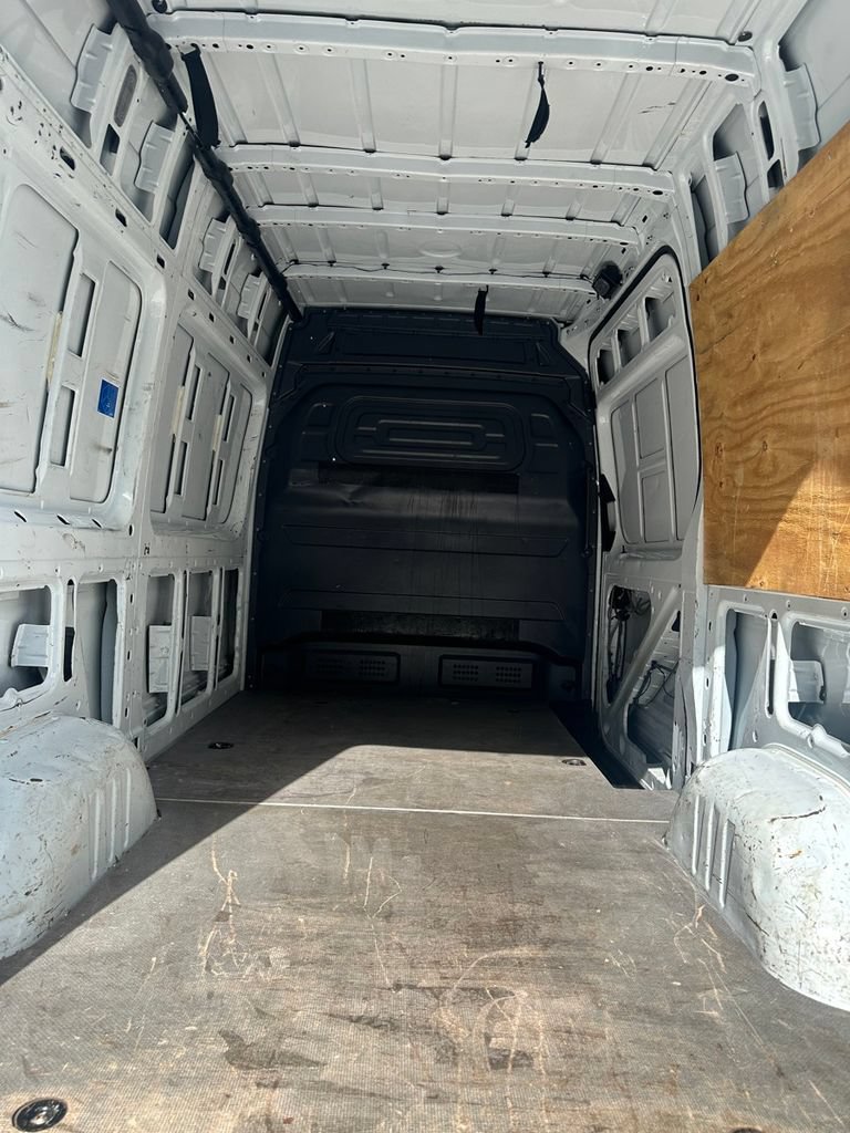 Used 2023 Mercedes-Benz Sprinter 2500 w/ Acoustic Package image 18
