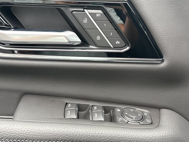 New 2026 GMC Yukon XL Denali w/ LPO, Floor Liner Package AWD/4WD image 18