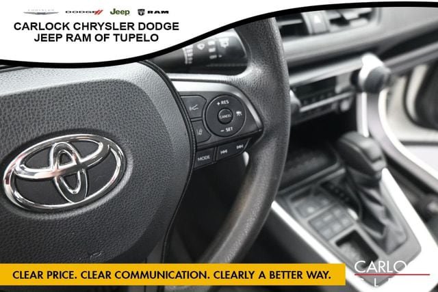 Used 2021 Toyota RAV4 LE AWD/4WD image 19