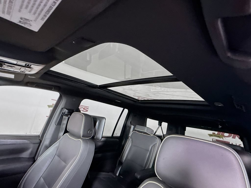 Used 2021 GMC Yukon XL SLT w/ SLT Premium Package AWD/4WD image 10
