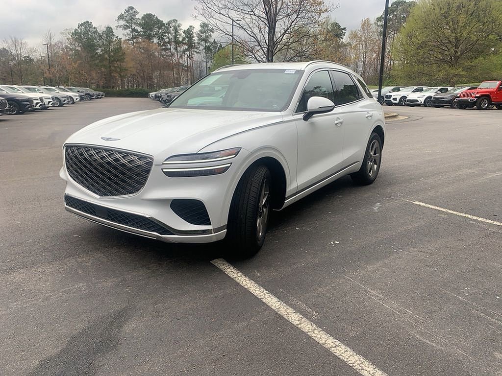 Used 2026 Genesis GV70 2.5T Select image 4