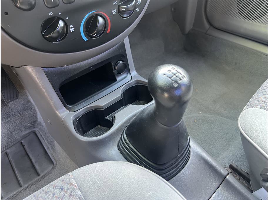 Used 1998 Ford Escort LX image 17