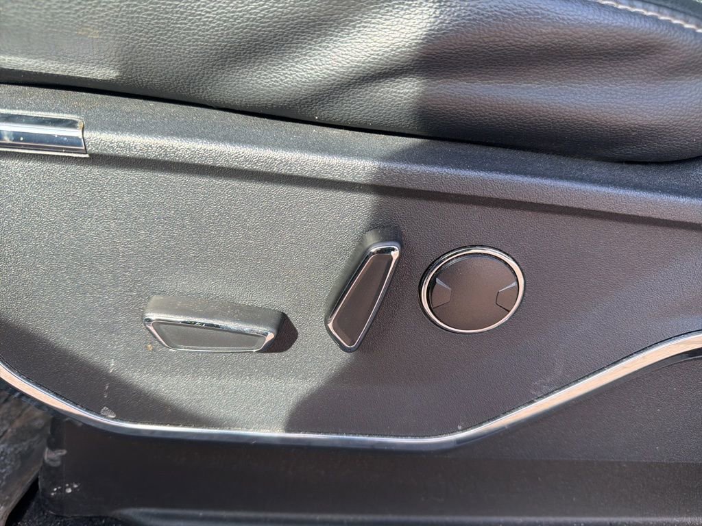 Used 2022 Ford F150 Lariat w/ Equipment Group 502A High image 17