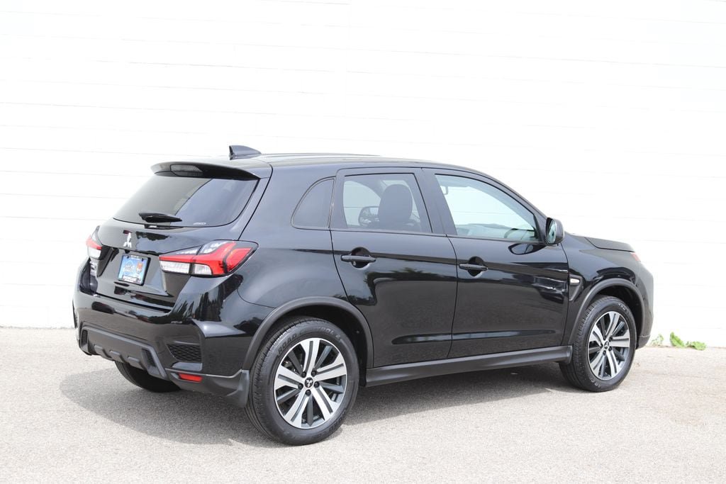 Used 2023 Mitsubishi Outlander Sport SE AWD/4WD image 2