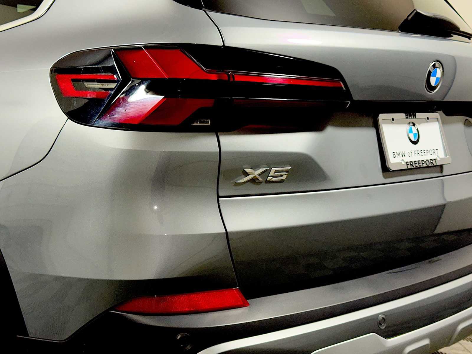 Certified 2024 BMW X5 xDrive40i w/ Premium Package image 28