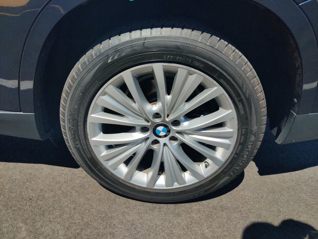 Used 2017 BMW X5 xDrive35d image 12