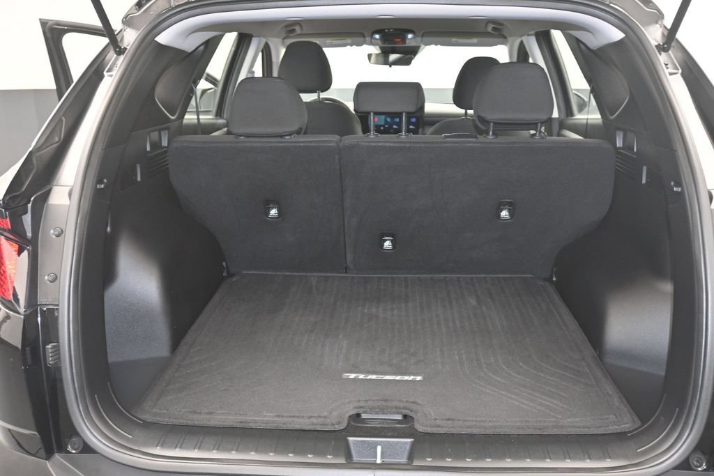 Used 2025 Hyundai Tucson SE AWD/4WD image 15