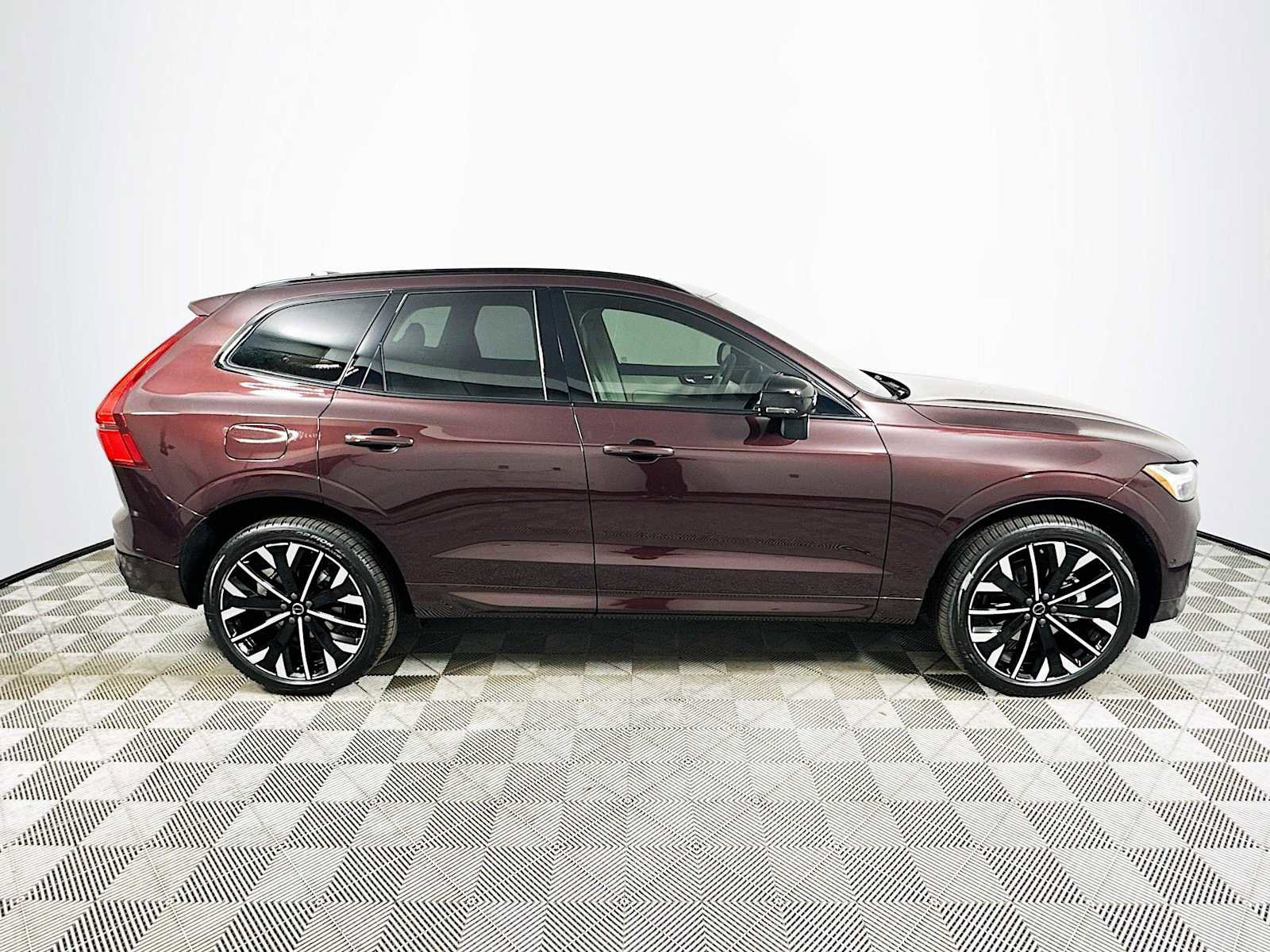 New 2026 Volvo XC60 B5 Ultra w/ Climate Package PRO AWD/4WD image 8