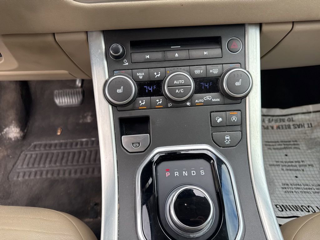 Used 2017 Land Rover Range Rover Evoque SE image 14