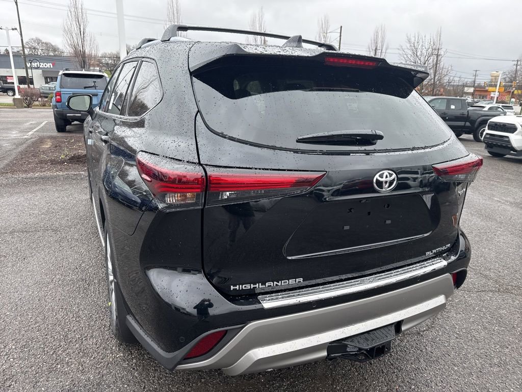 New 2026 Toyota Highlander Platinum image 17