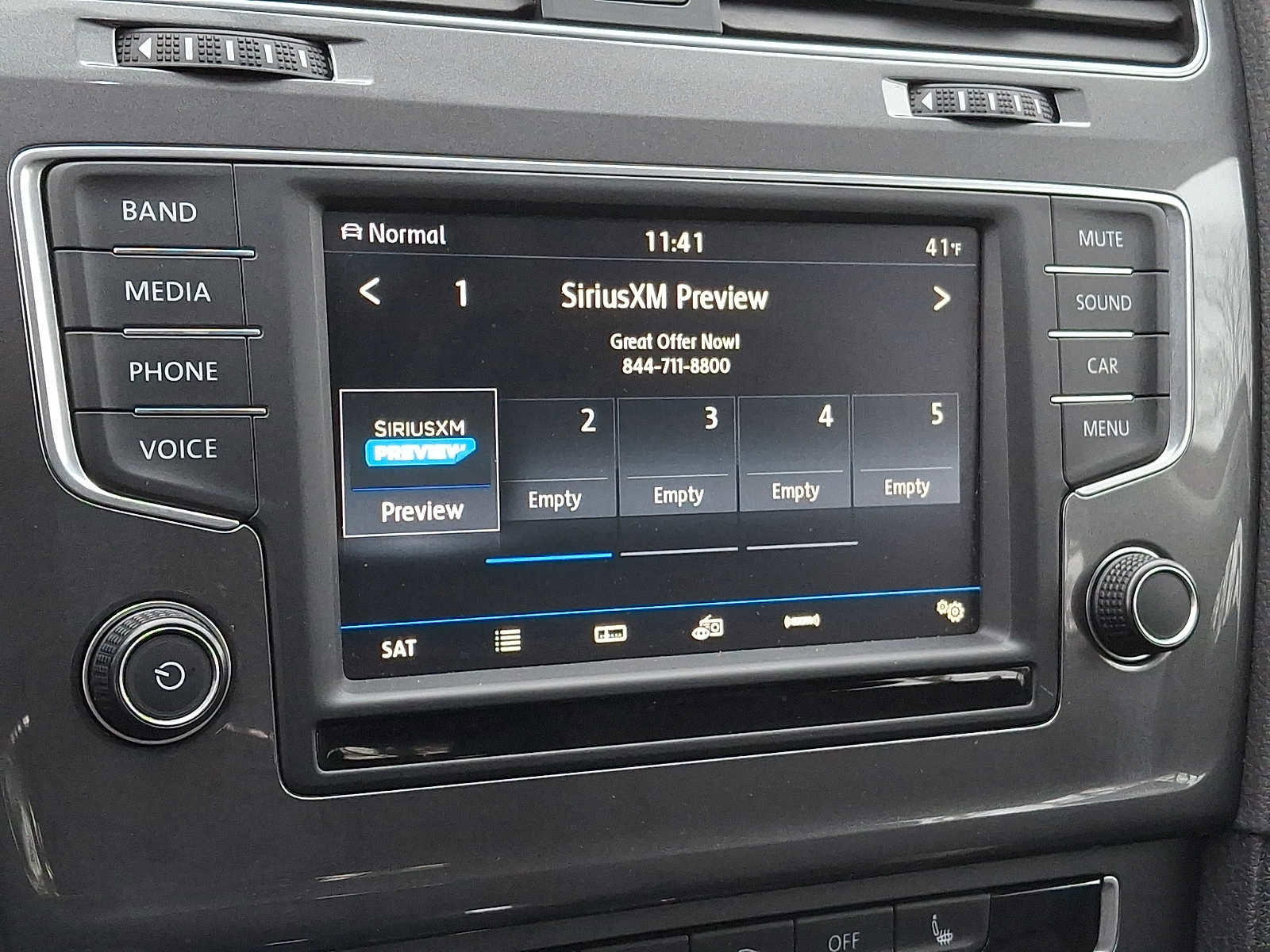 Used 2017 Volkswagen Golf Alltrack S image 13