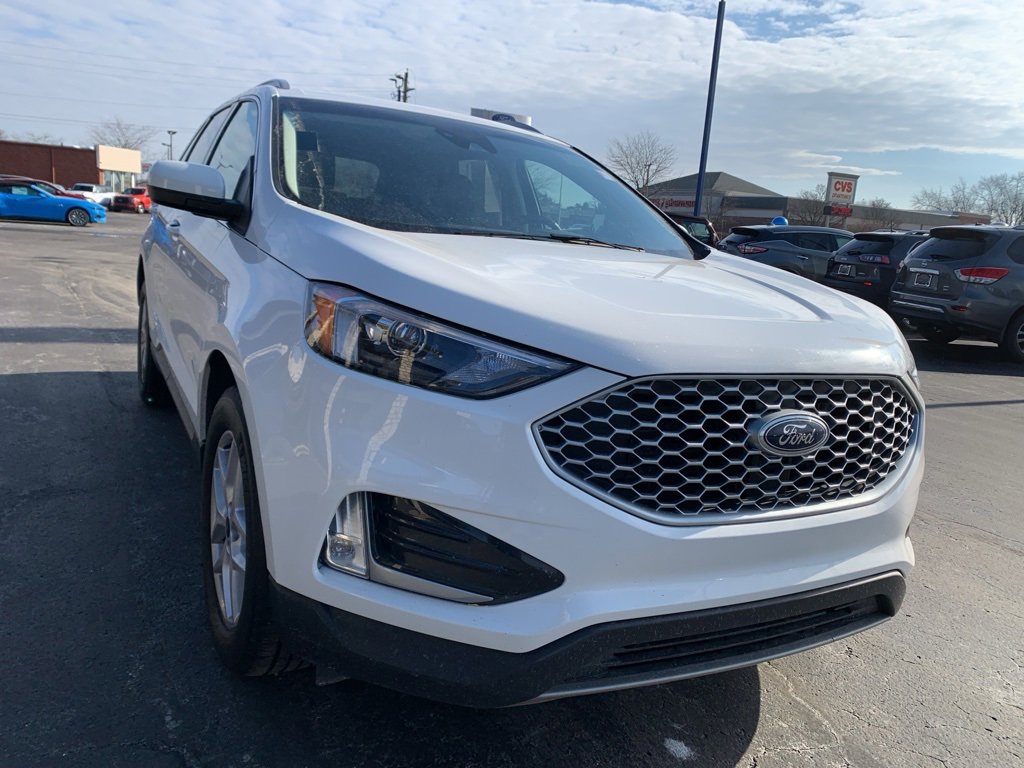 Used 2024 Ford Edge SEL w/ Convenience Package