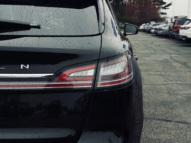 Used 2022 Lincoln Nautilus Reserve w/ Monochromatic Package image 8