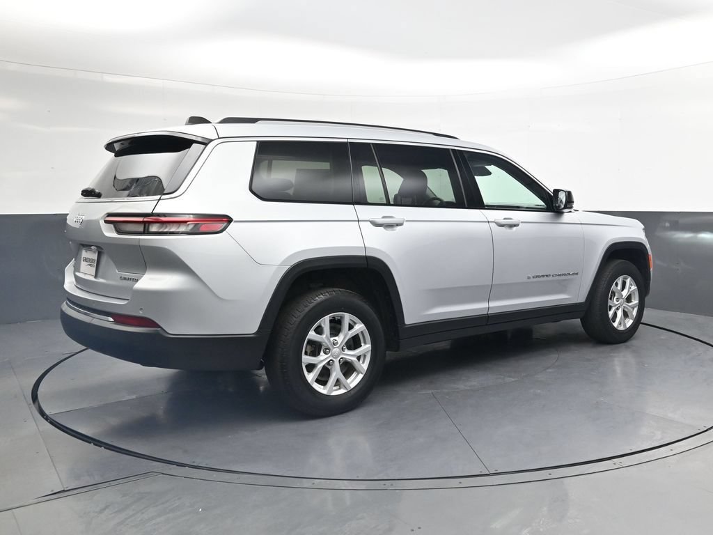 Used 2023 Jeep Grand Cherokee L Limited AWD/4WD image 5