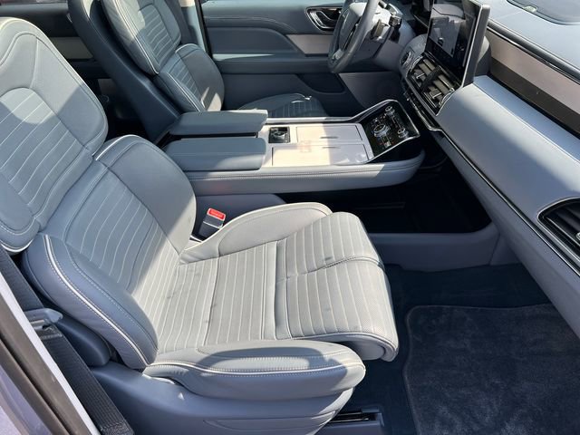 Used 2023 Lincoln Navigator L Black Label AWD/4WD image 16