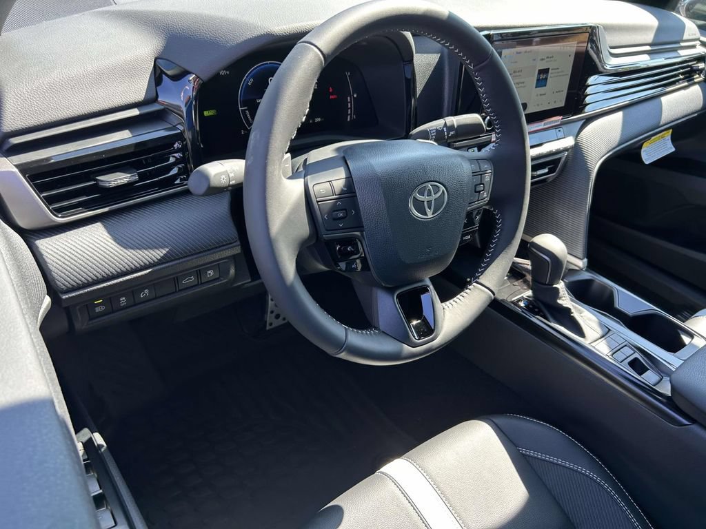 New 2026 Toyota Camry Hybrid FWD image 12