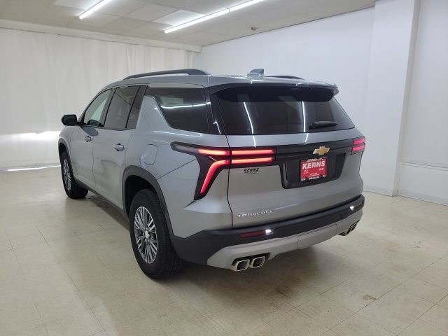 Used 2026 Chevrolet Traverse LT w/ Driver Confidence Package FWD image 8