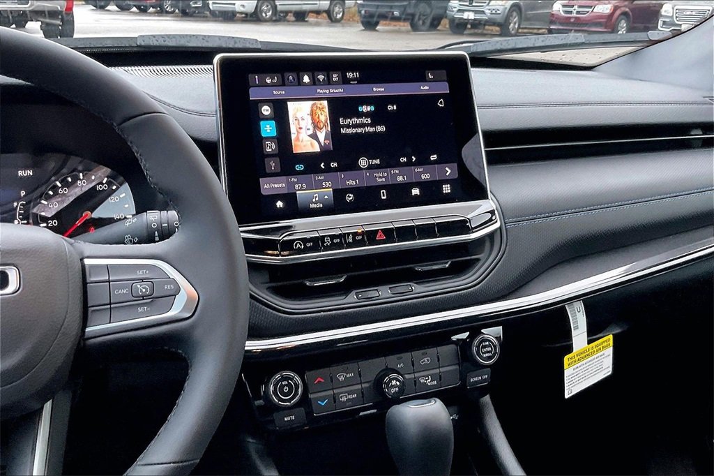 New 2026 Jeep Compass Latitude image 7