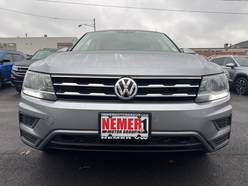 Used 2020 Volkswagen Tiguan SE image 2