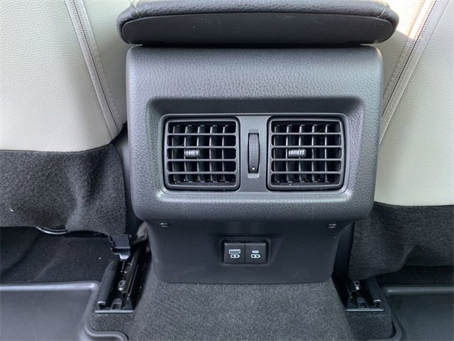 Used 2025 Toyota Camry XLE image 33