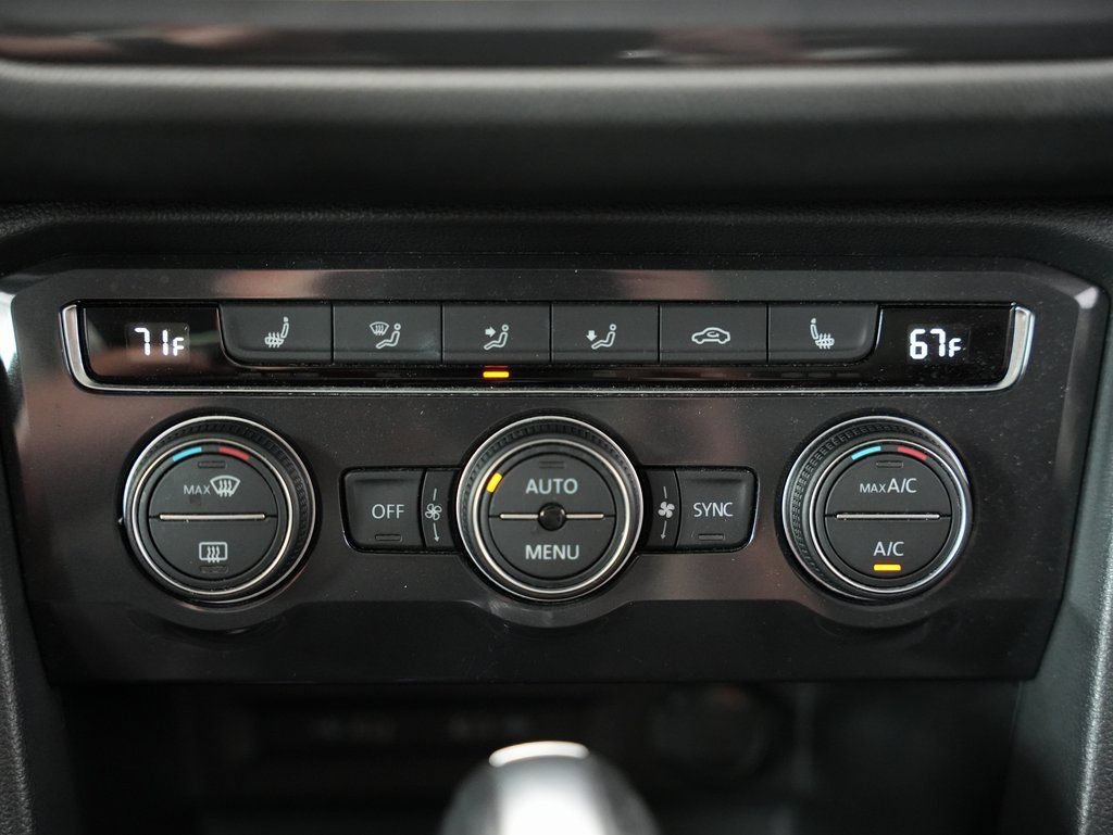 Used 2021 Volkswagen Tiguan SE w/ Panoramic Sunroof Package AWD/4WD image 26