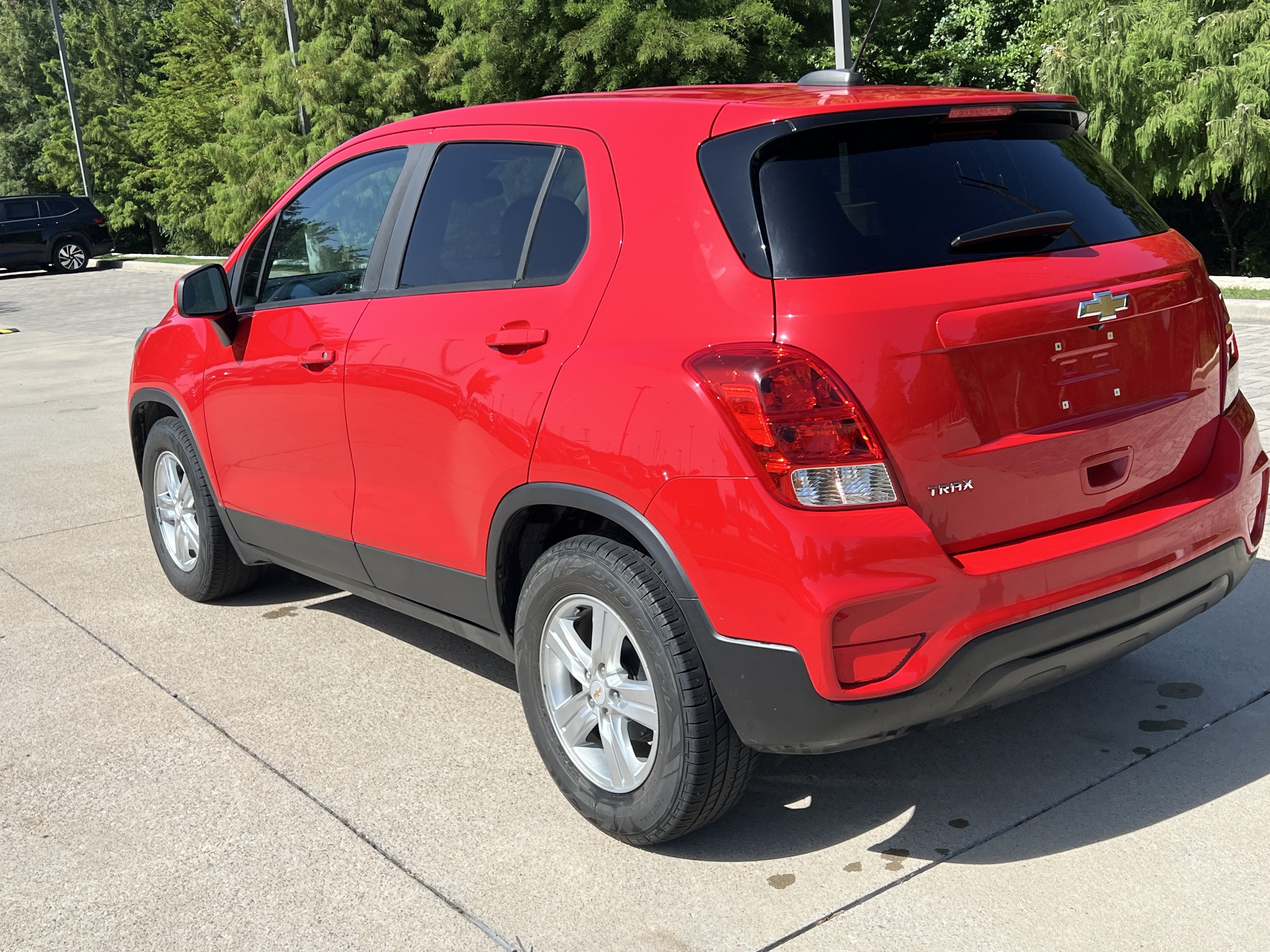 Used 2020 Chevrolet Trax LS w/ Tint and Cruise Package FWD image 7