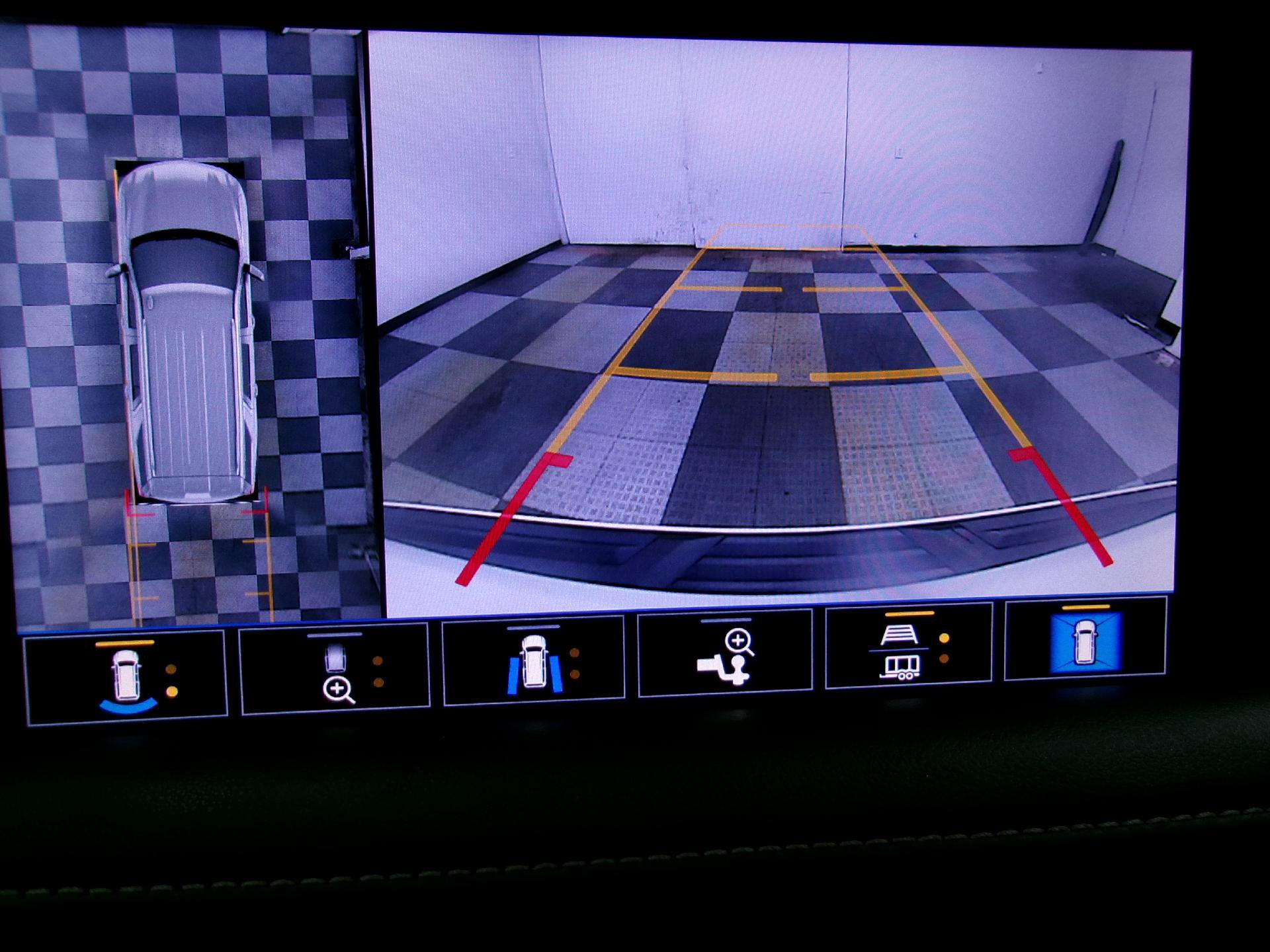 Used 2021 Chevrolet Suburban Premier image 6