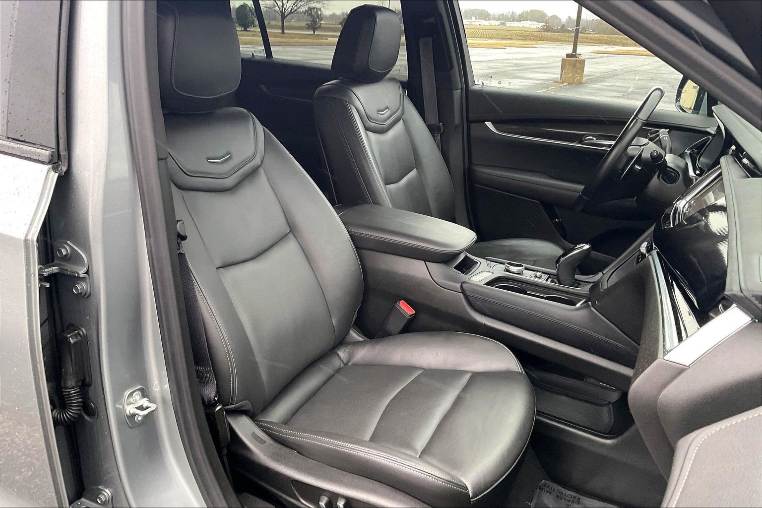 Used 2024 Cadillac XT6 Sport w/ Technology Package image 8