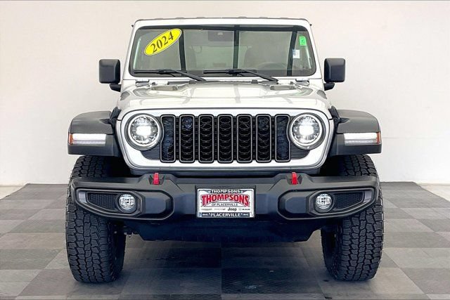 Used 2024 Jeep Wrangler Unlimited Rubicon AWD/4WD image 2