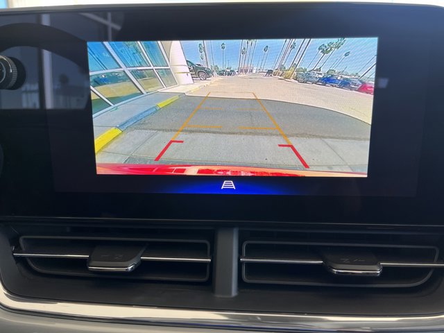 Used 2025 Chevrolet Trax LT w/ LT Convenience Package image 13