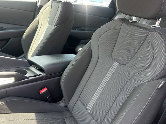Used 2024 Hyundai Elantra SE FWD image 17