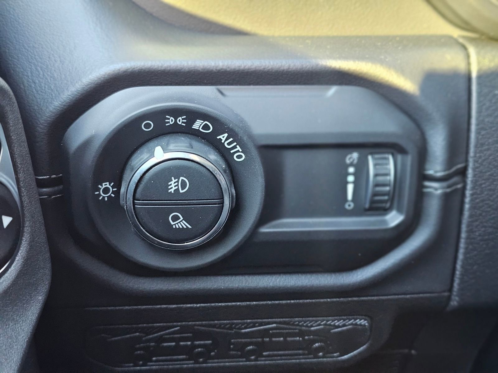 New 2026 Jeep Gladiator Sahara AWD/4WD image 18