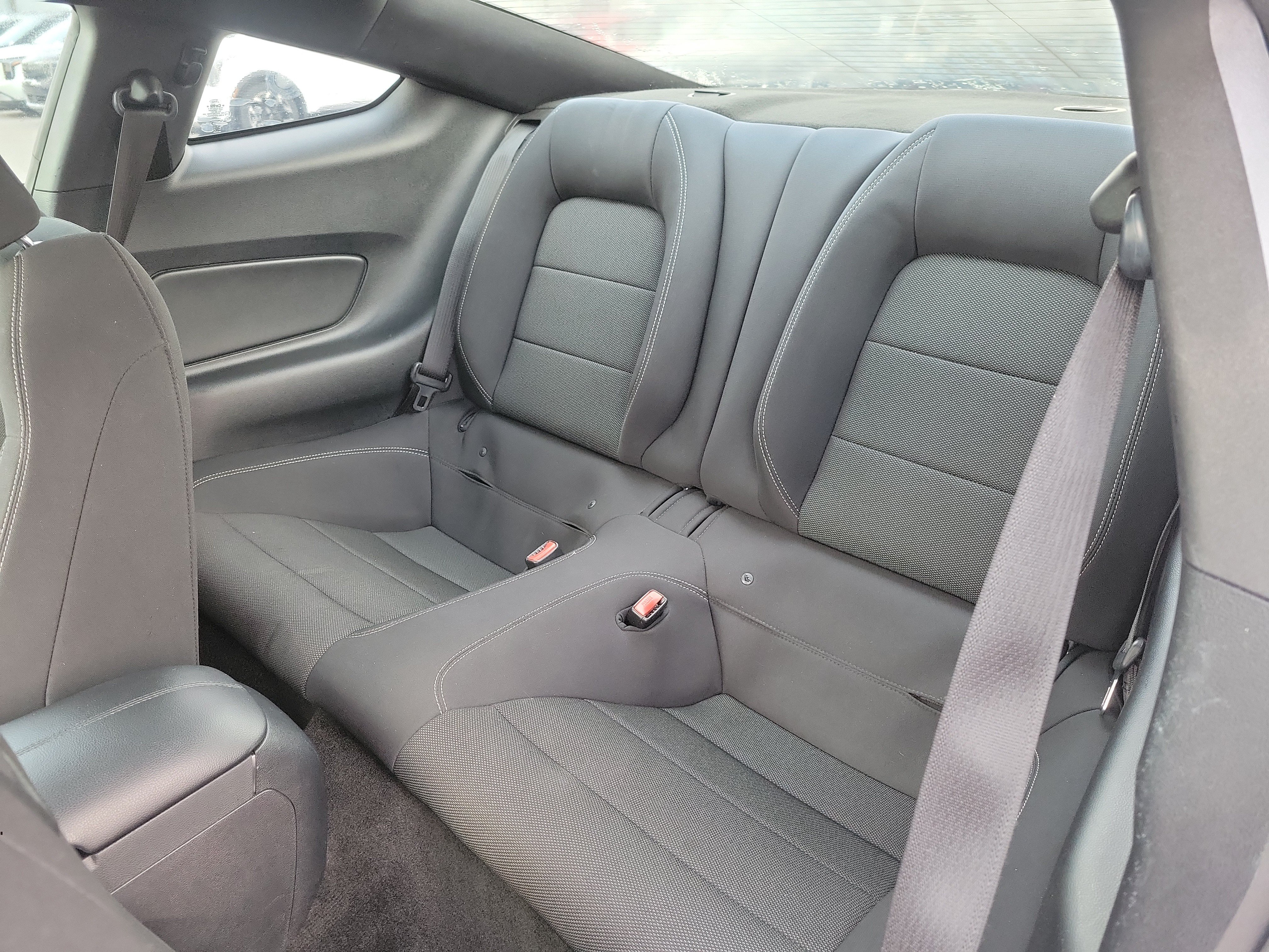 Used 2017 Ford Mustang Coupe RWD image 10