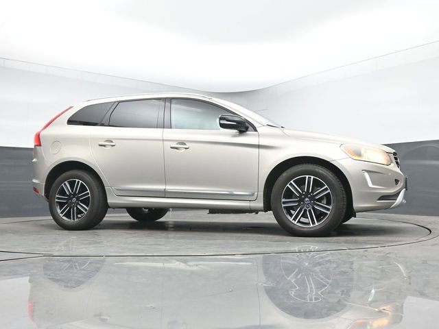 Used 2017 Volvo XC60 T5 Dynamic FWD image 10