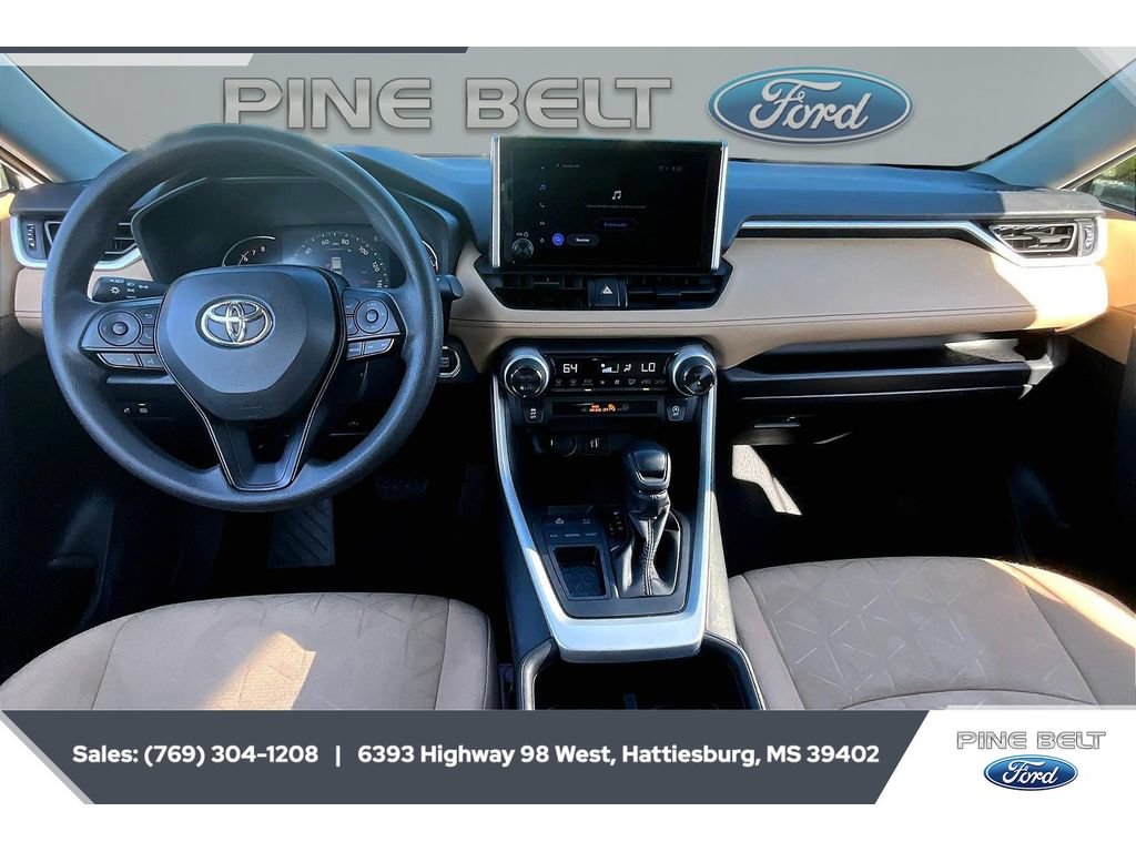 Used 2024 Toyota RAV4 XLE FWD image 13