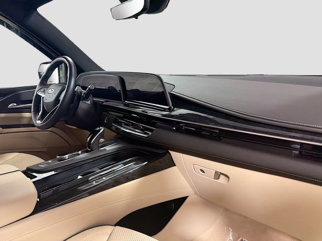 Used 2024 Cadillac Escalade Premium Luxury image 31