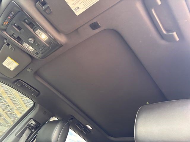 Used 2021 Chevrolet Tahoe Z71 image 12