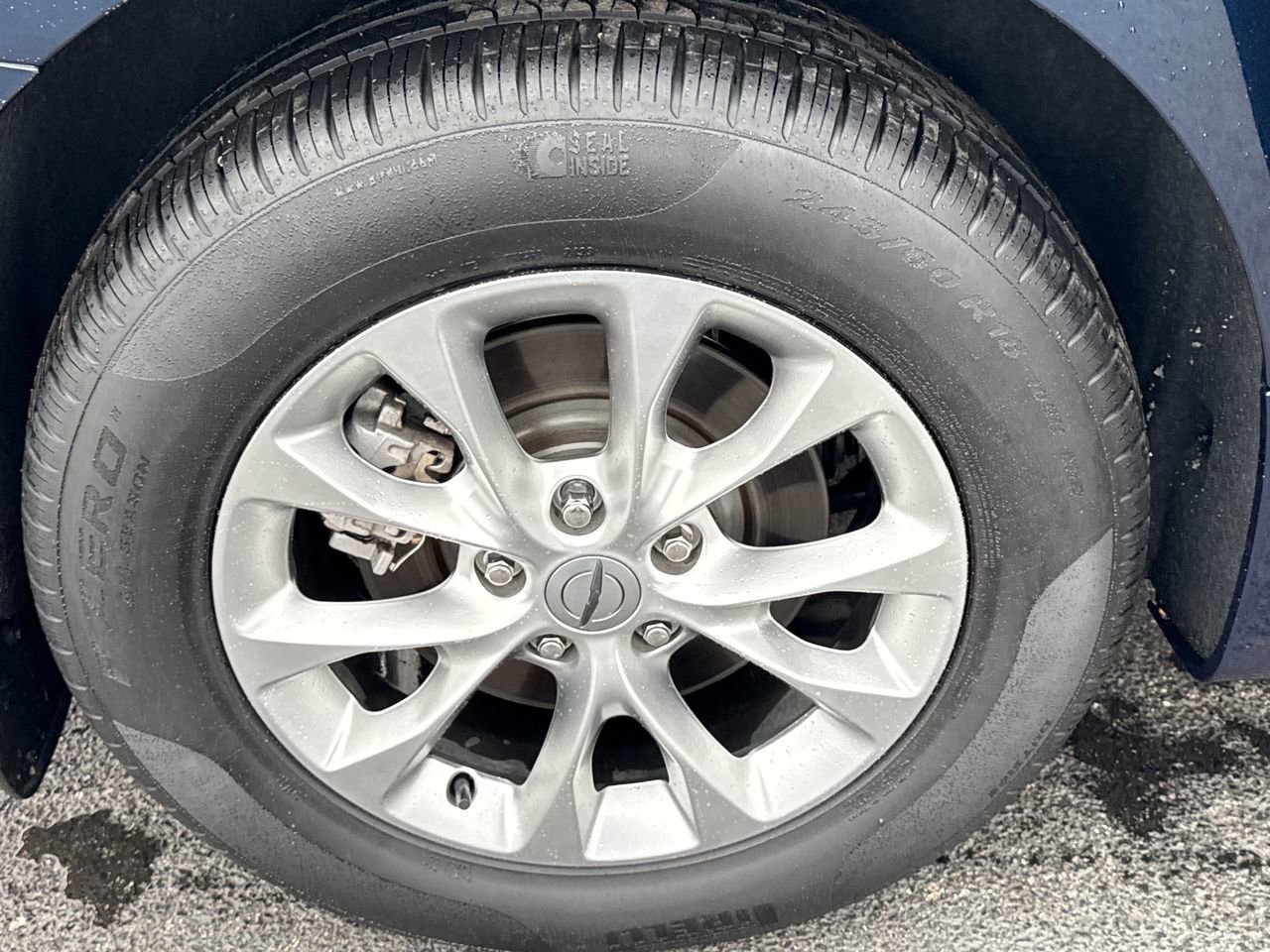 Used 2024 Chrysler Pacifica Touring-L image 11