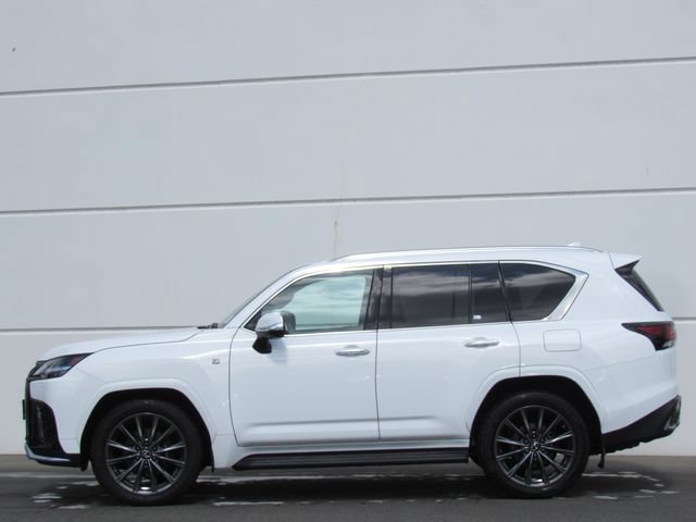 Used 2023 Lexus LX 600 F Sport AWD/4WD image 4